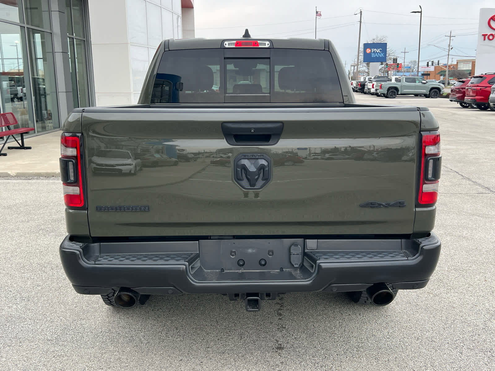 Used 2021 RAM 1500 Big Horn w/ Built-to-serve Edition image 8