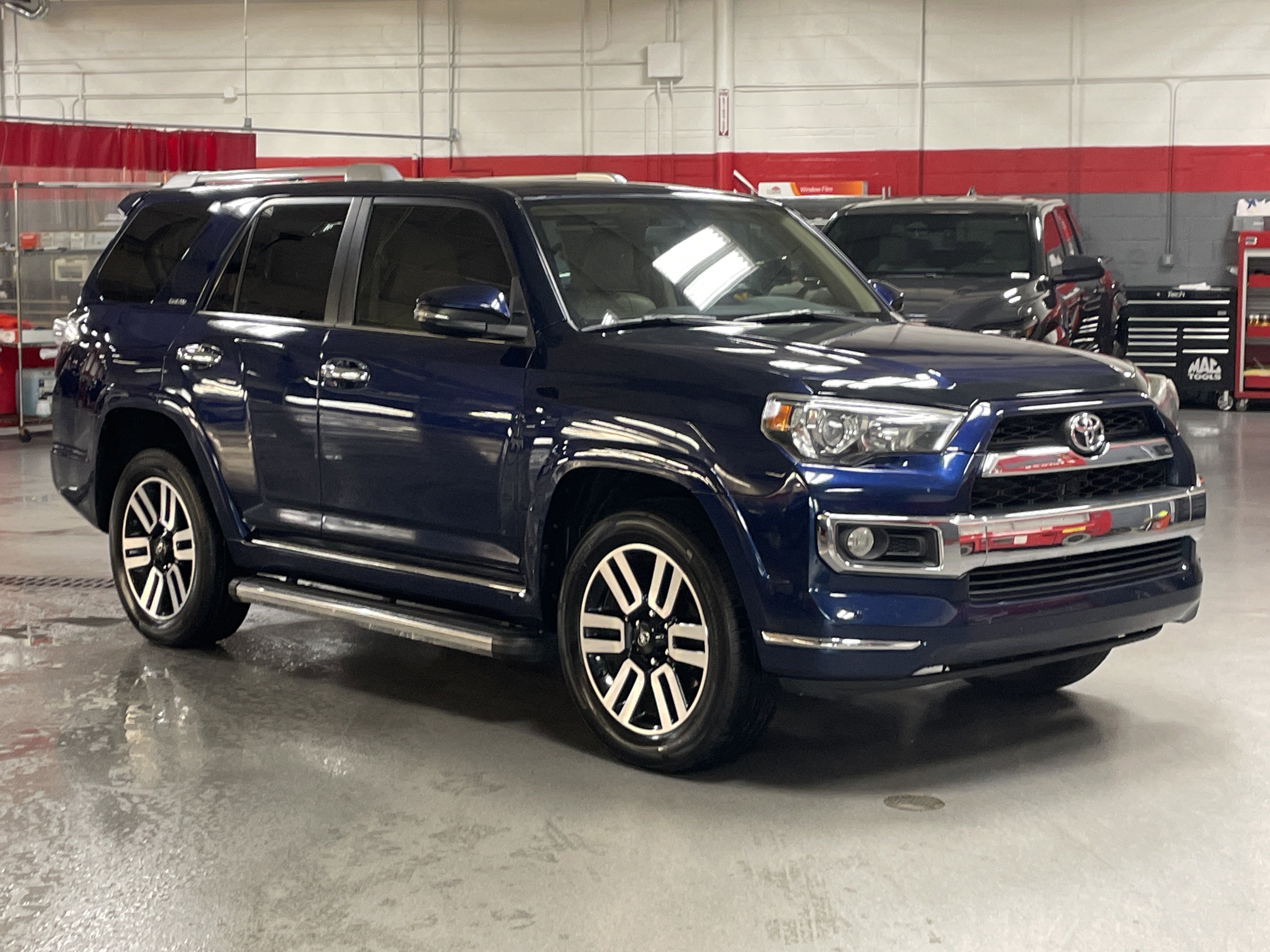 Used 2016 Toyota 4Runner Limited AWD/4WD image 2