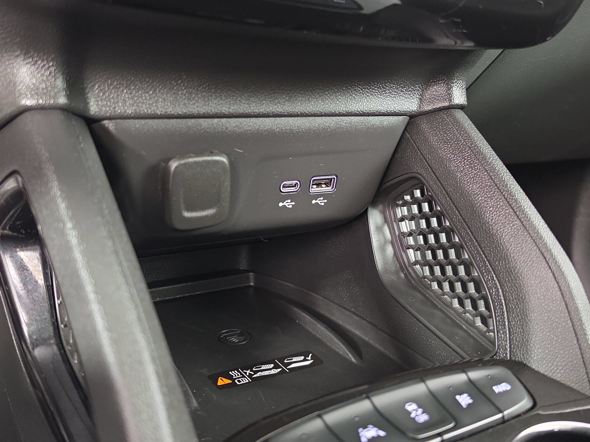 Used 2024 Chevrolet TrailBlazer RS w/ Convenience Package AWD/4WD image 28