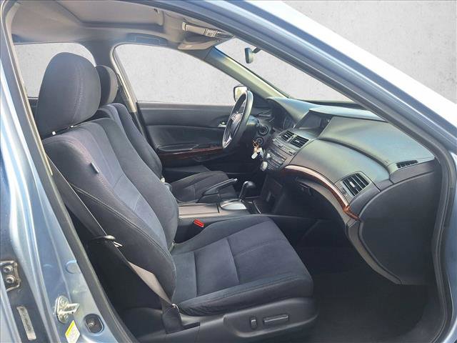 Used 2010 Honda Crosstour EX image 17