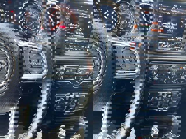 Used 2020 Jeep Wrangler Unlimited Sahara image 13