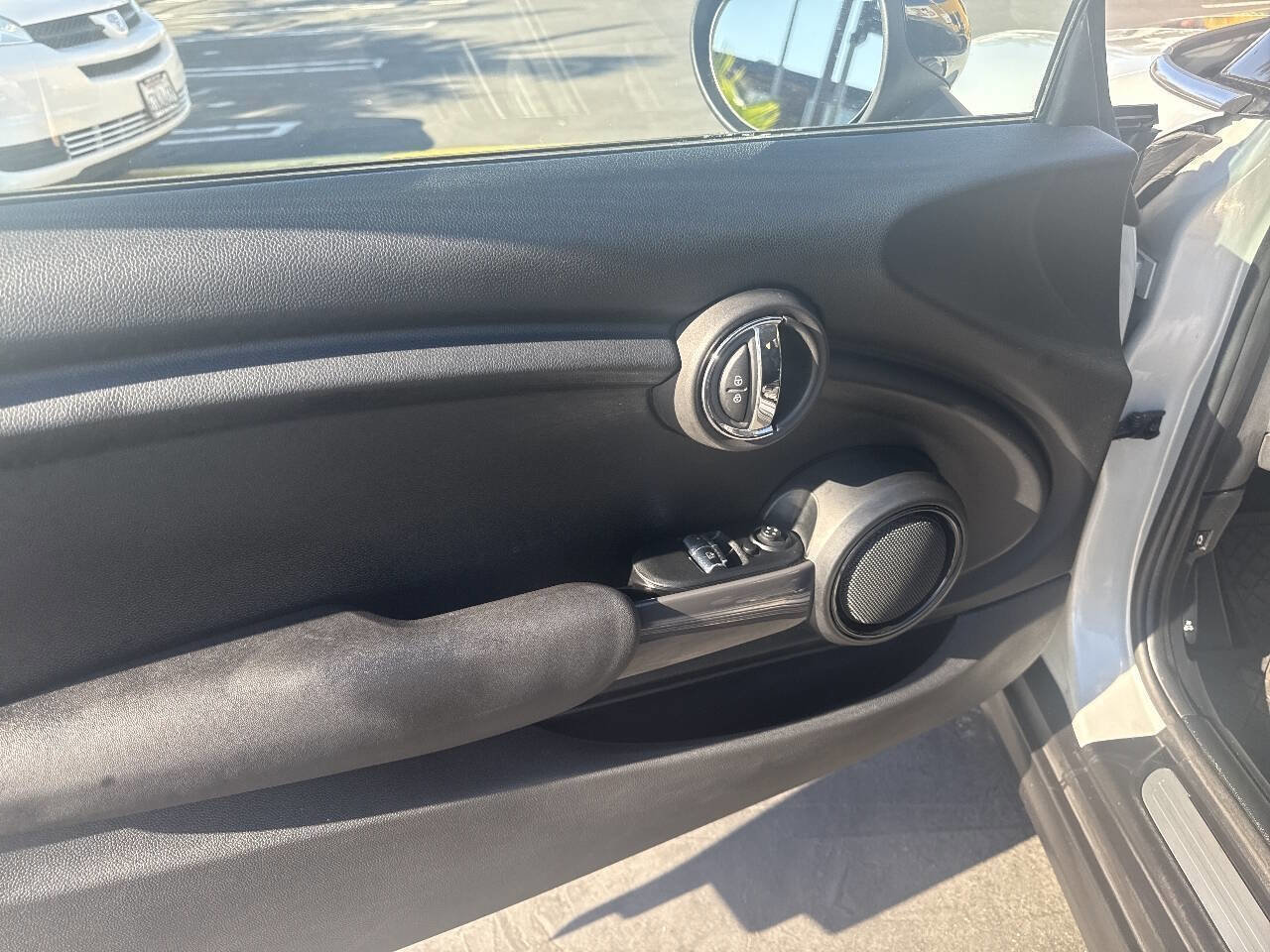 Used 2017 MINI Cooper 2-Door Hardtop image 13