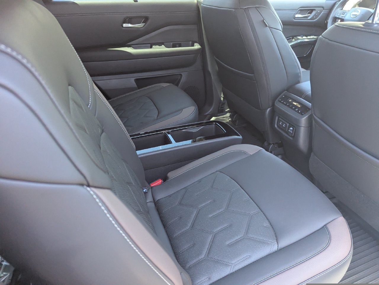 New 2026 Nissan Pathfinder Platinum AWD/4WD image 25