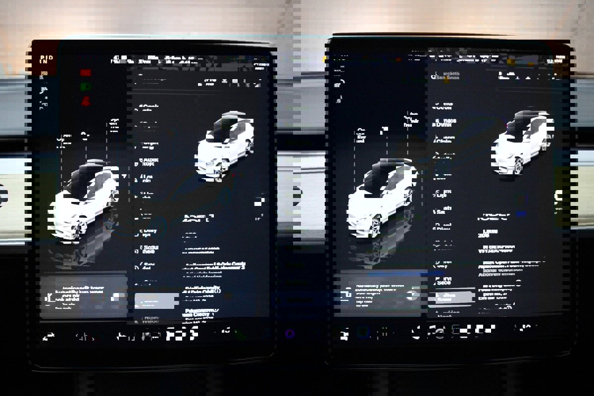 Used 2023 Tesla Model 3 Standard Range image 17