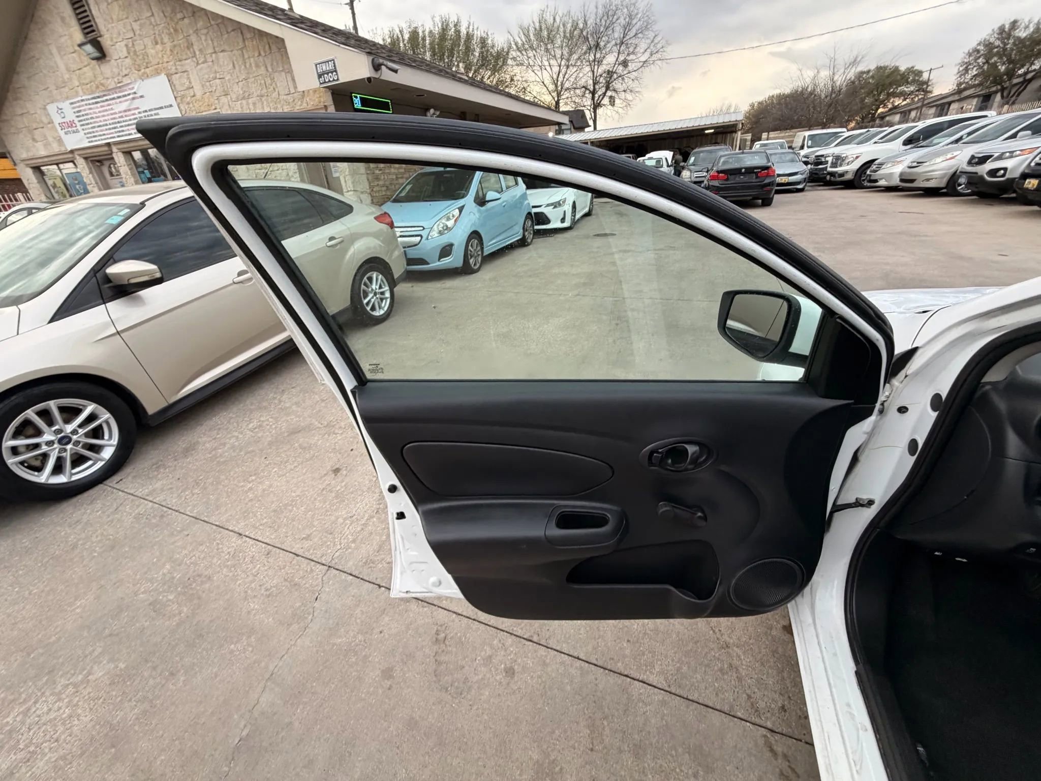 Used 2018 Nissan Versa S Plus image 33