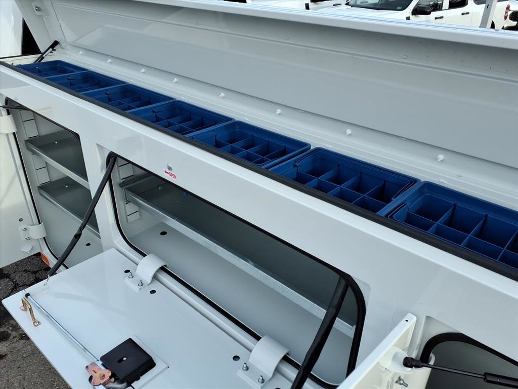 New 2026 Ford F250 XL w/ XL Chrome Package image 19