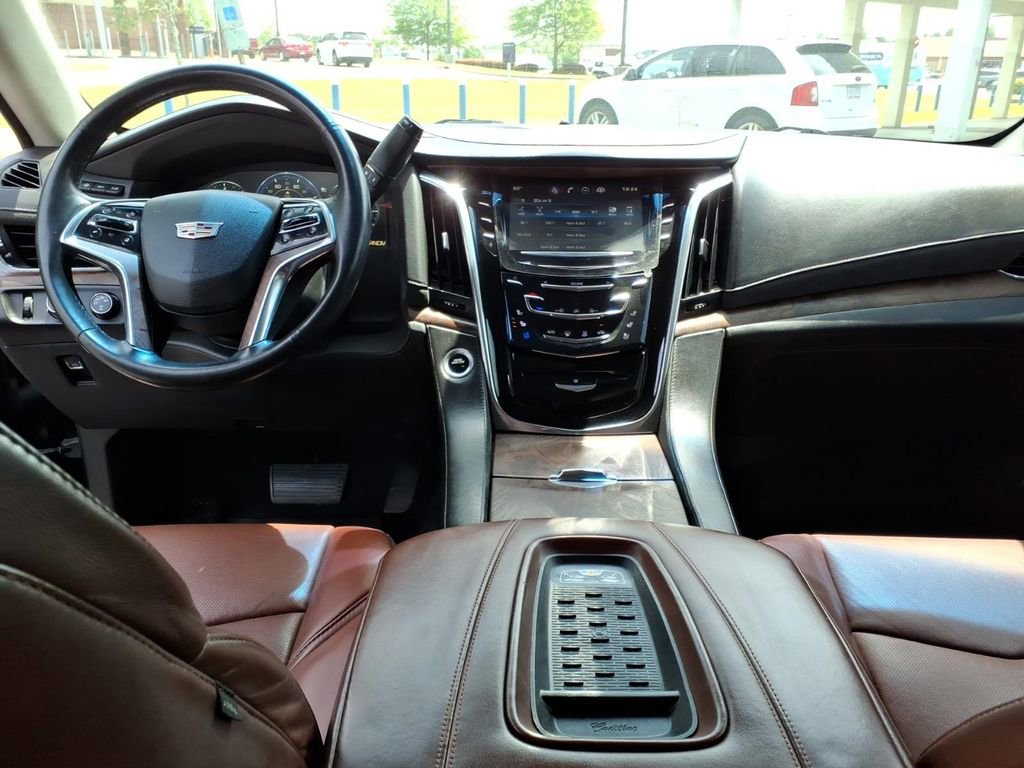 Used 2015 Cadillac Escalade Premium AWD/4WD image 10