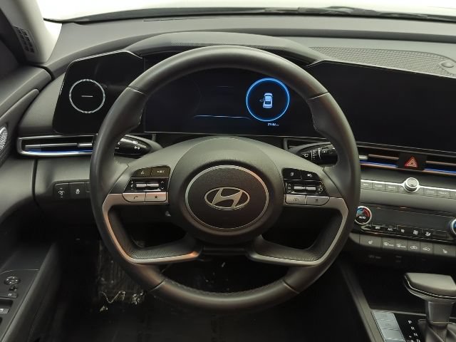Used 2025 Hyundai Elantra SEL FWD image 22