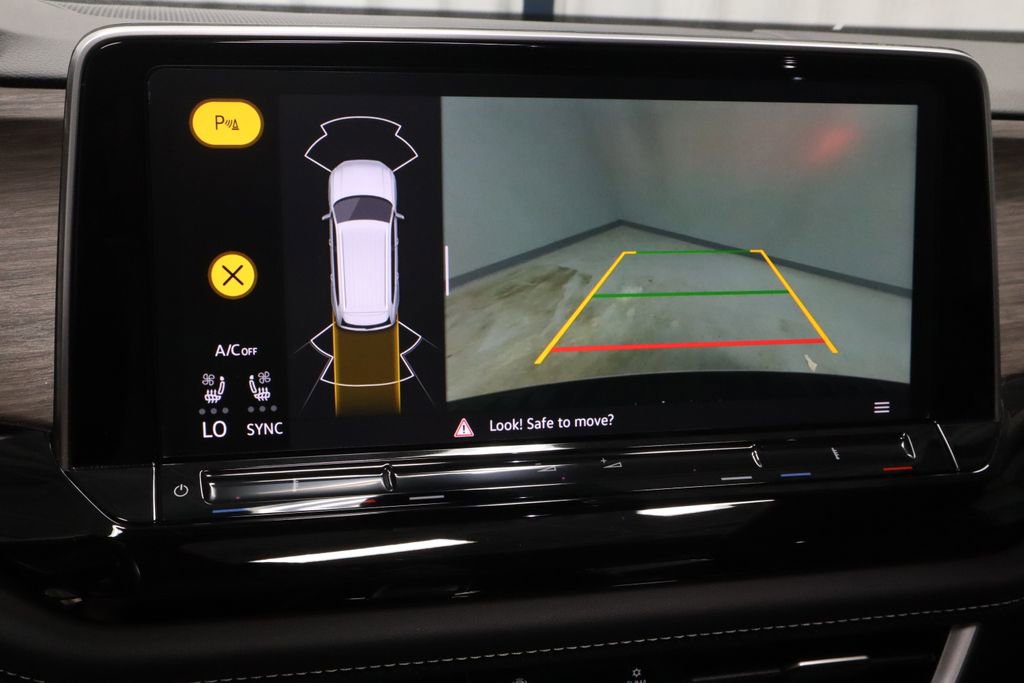 Used 2024 Volkswagen Atlas SEL AWD/4WD image 3