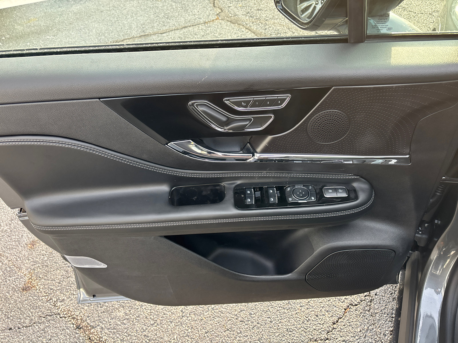 New 2026 Lincoln Corsair Premiere image 11