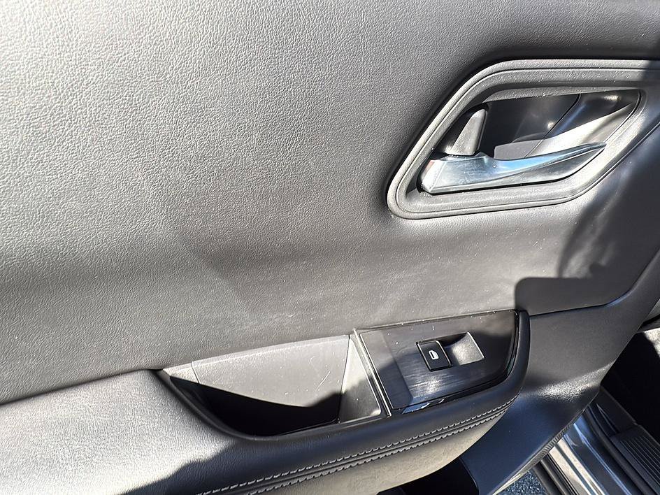 Certified 2025 Nissan Rogue SV FWD image 19