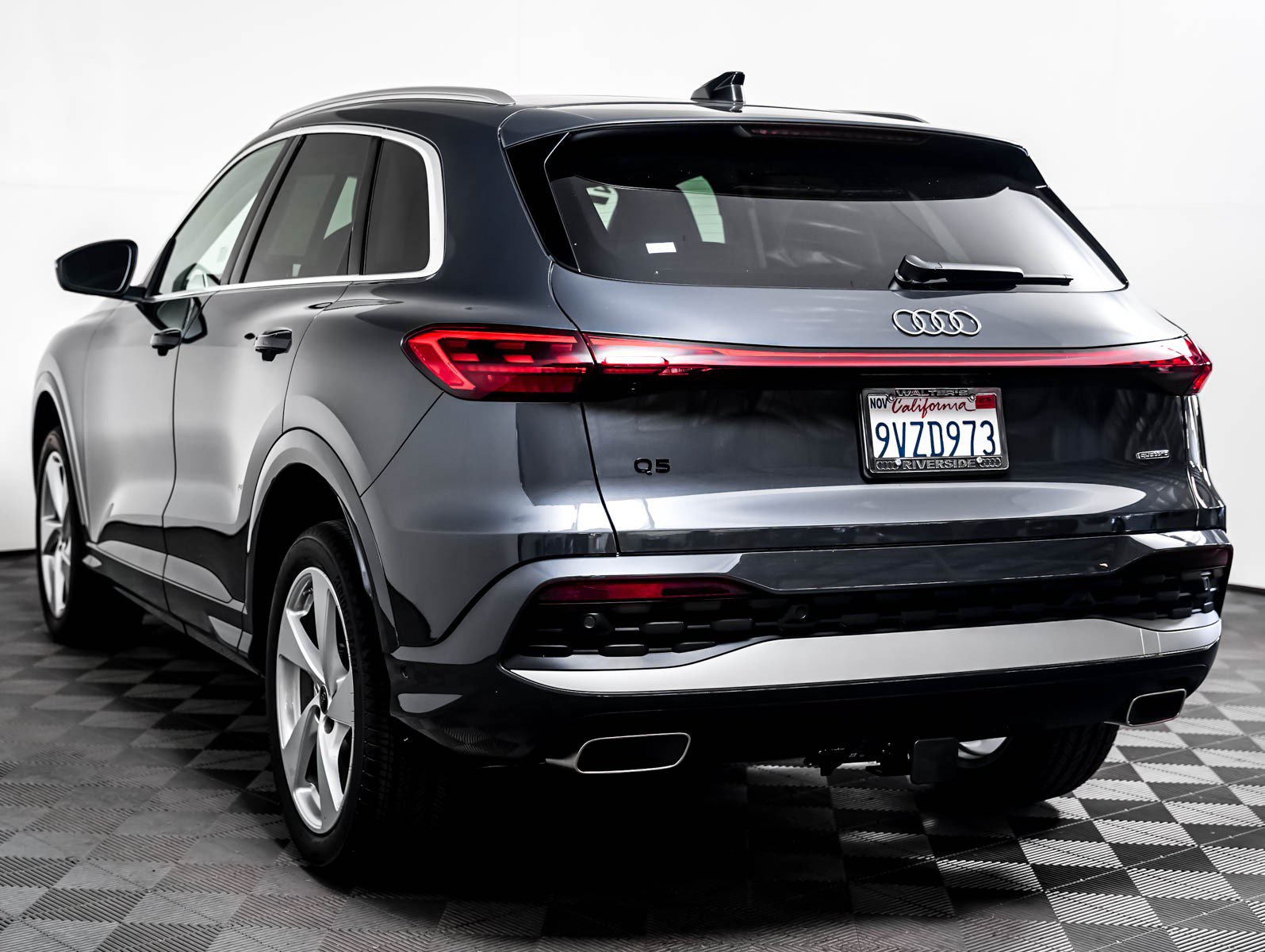 Certified 2025 Audi Q5 Premium w/ Premium Plus AWD/4WD image 2