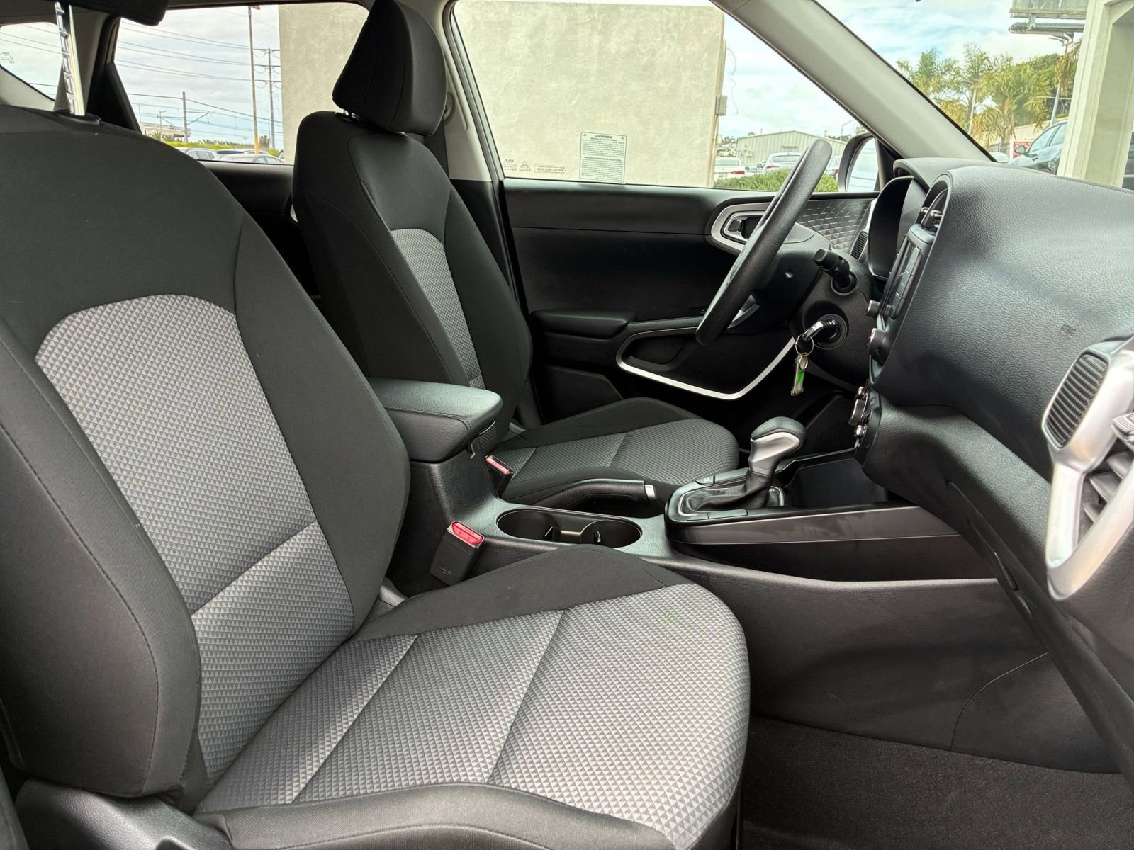 Used 2025 Kia Soul LX w/ LX Technology Package image 34