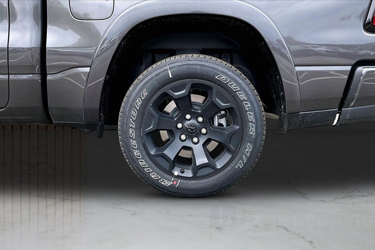 New 2026 RAM 1500 4x4 Crew Cab image 33