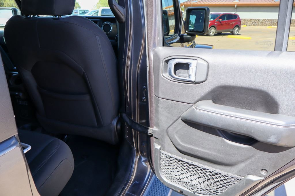 Used 2019 Jeep Wrangler Unlimited Sahara w/ Safety Group AWD/4WD image 9