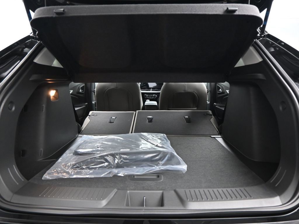 Used 2026 Chevrolet Trax ACTIV w/ Driver Confidence Package image 36