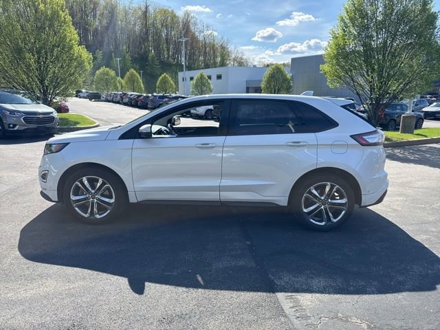 Used 2018 Ford Edge Sport w/ Equipment Group 401A AWD/4WD image 3