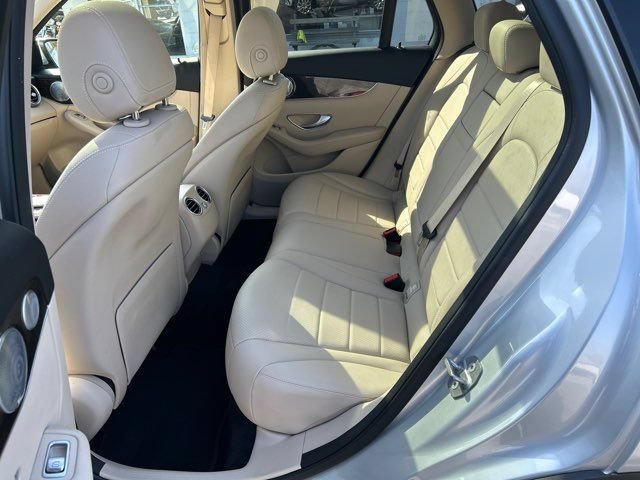 Used 2020 Mercedes-Benz GLC 300 image 17