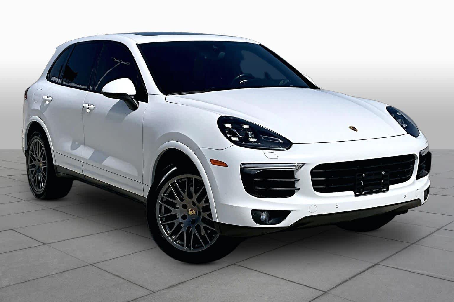 Used 2017 Porsche Cayenne Platinum Edition AWD/4WD image 2