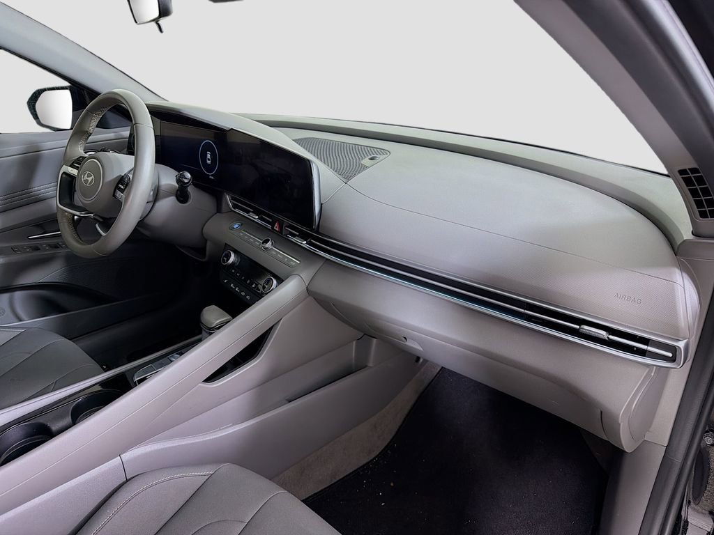 Used 2024 Hyundai Elantra SEL w/ Convenience Package FWD image 28