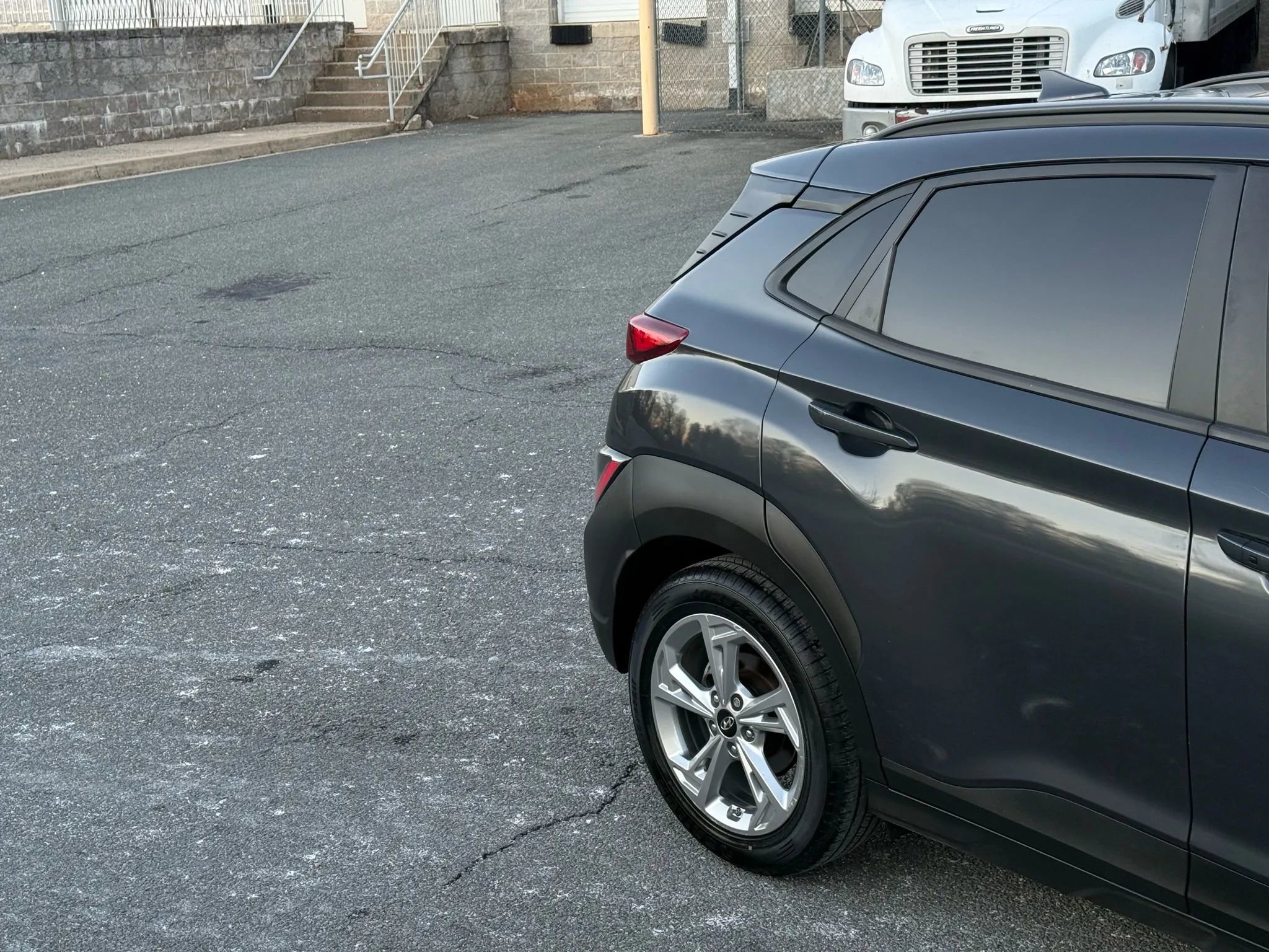 Used 2022 Hyundai Kona SEL image 4