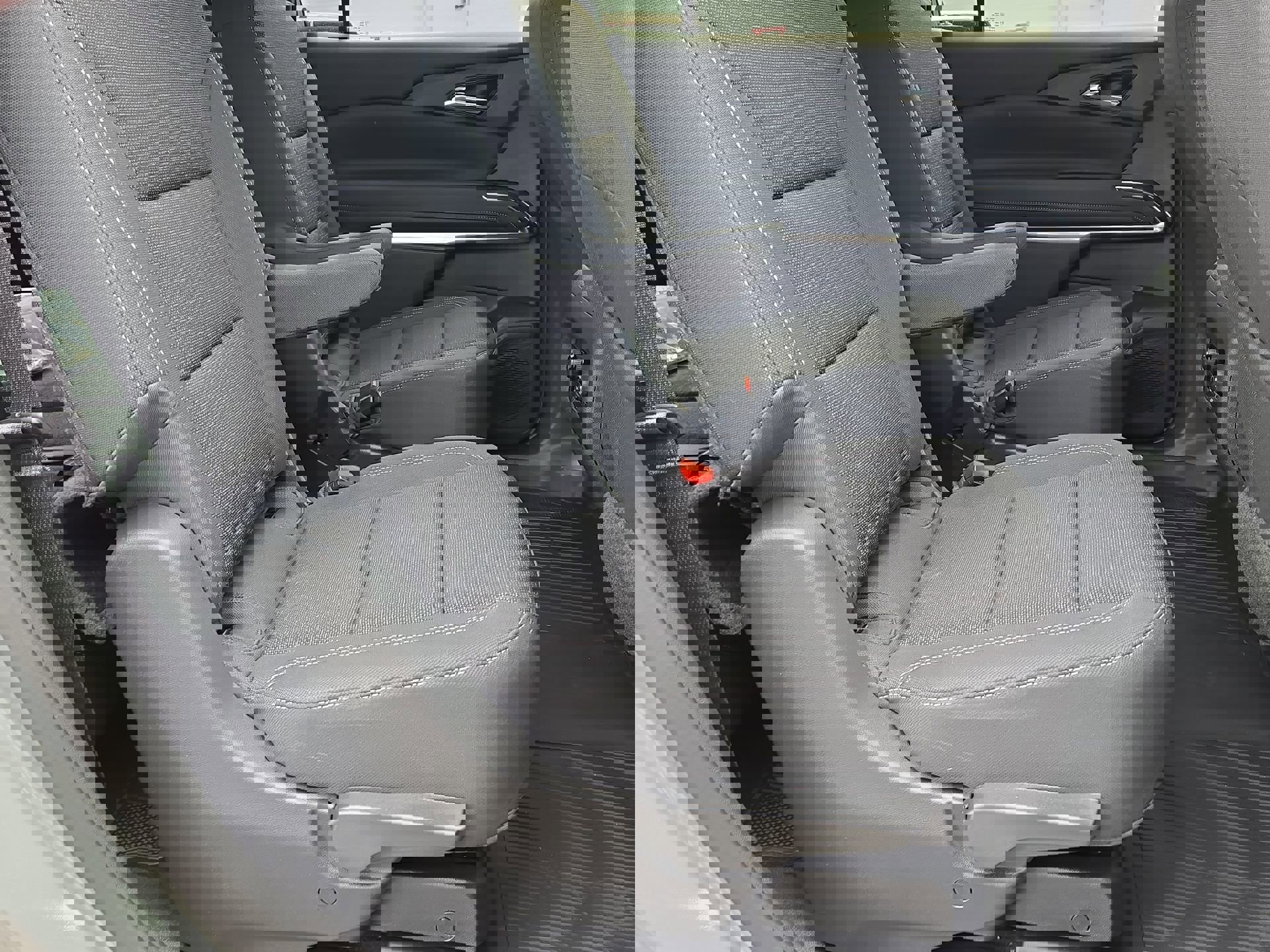 New 2025 Chevrolet Traverse LT w/ LPO, Floor Liner Package image 58