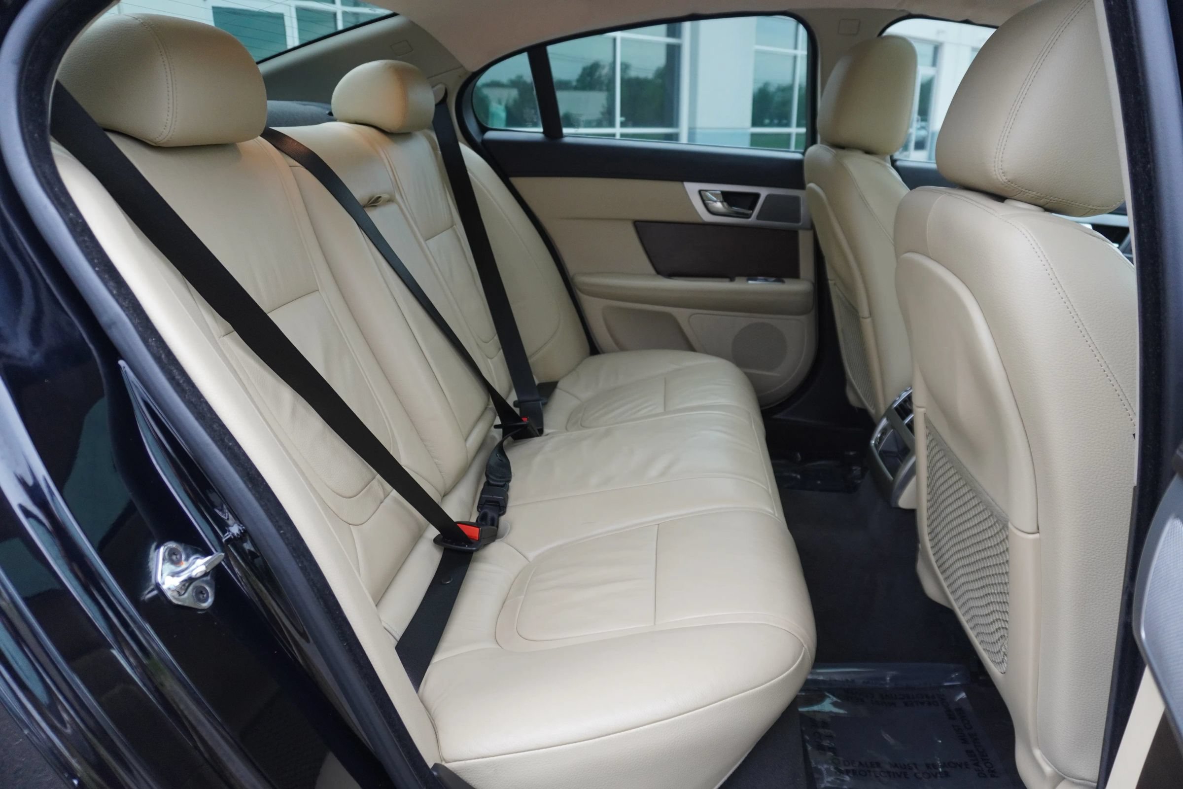 Used 2013 Jaguar XF 3.0 RWD image 11