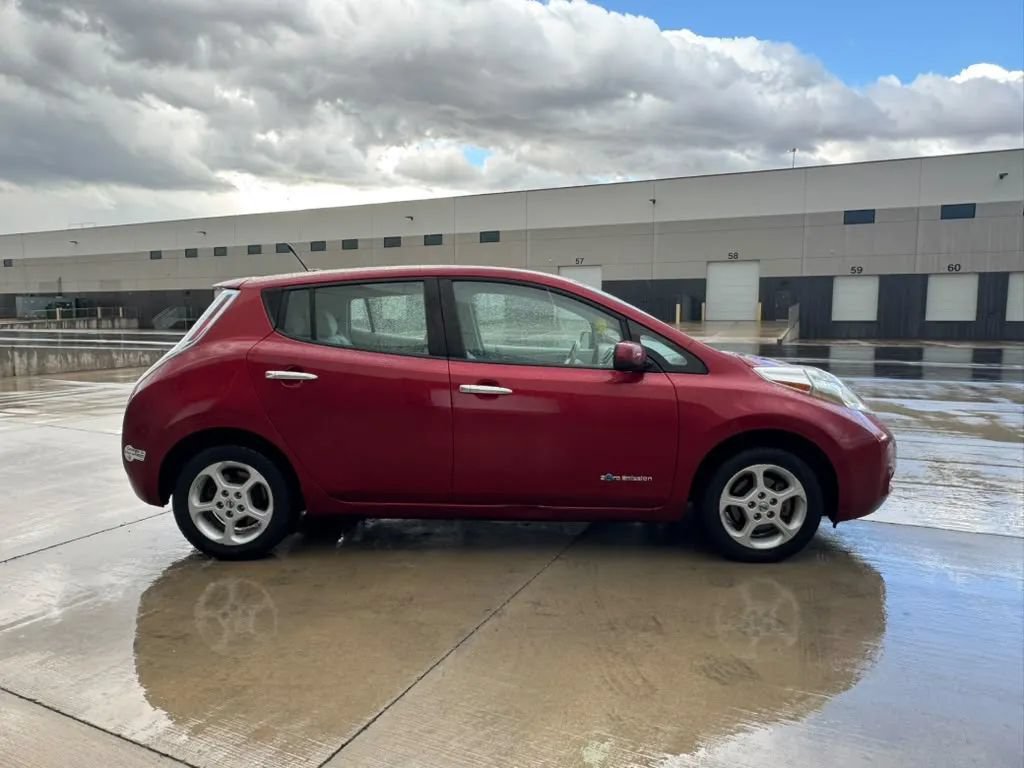 Used 2013 Nissan Leaf SV FWD image 6