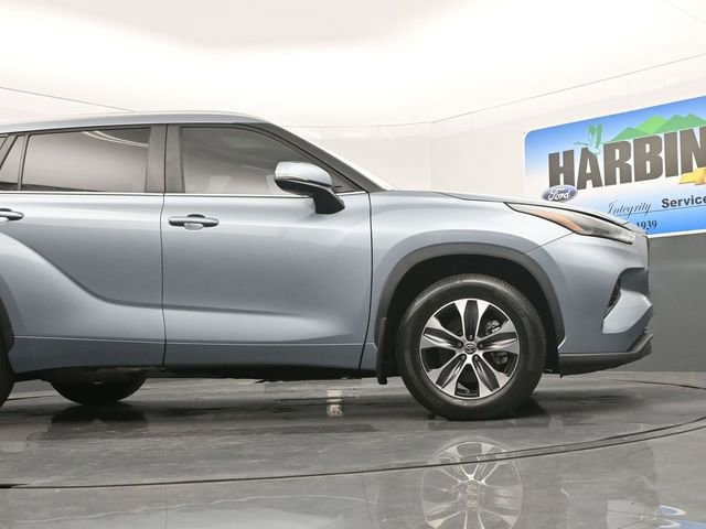 Used 2023 Toyota Highlander XLE image 25