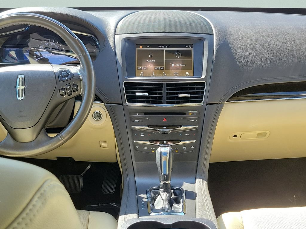 Used 2017 Lincoln MKT FWD image 22