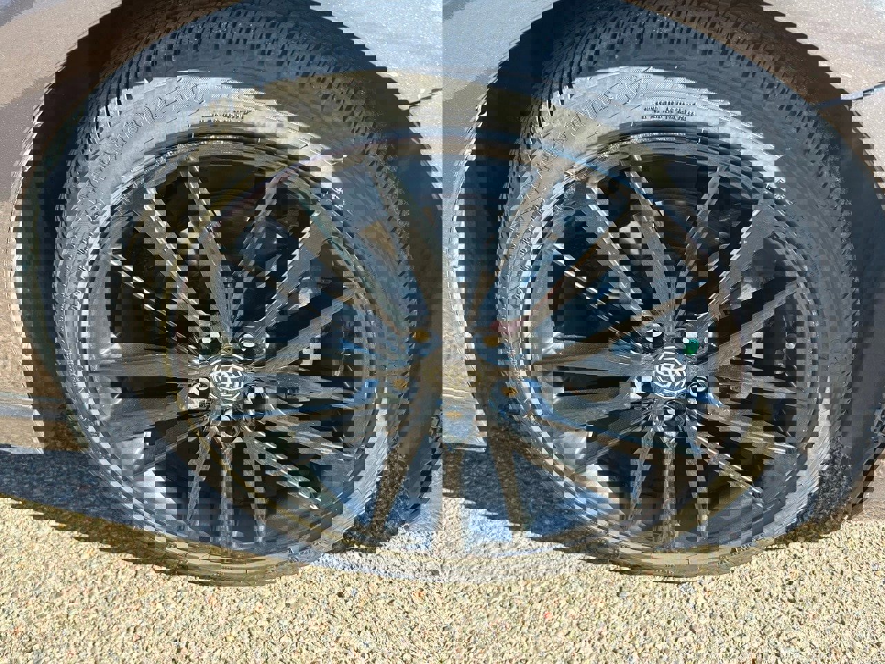 Used 2022 Toyota Camry XSE image 4