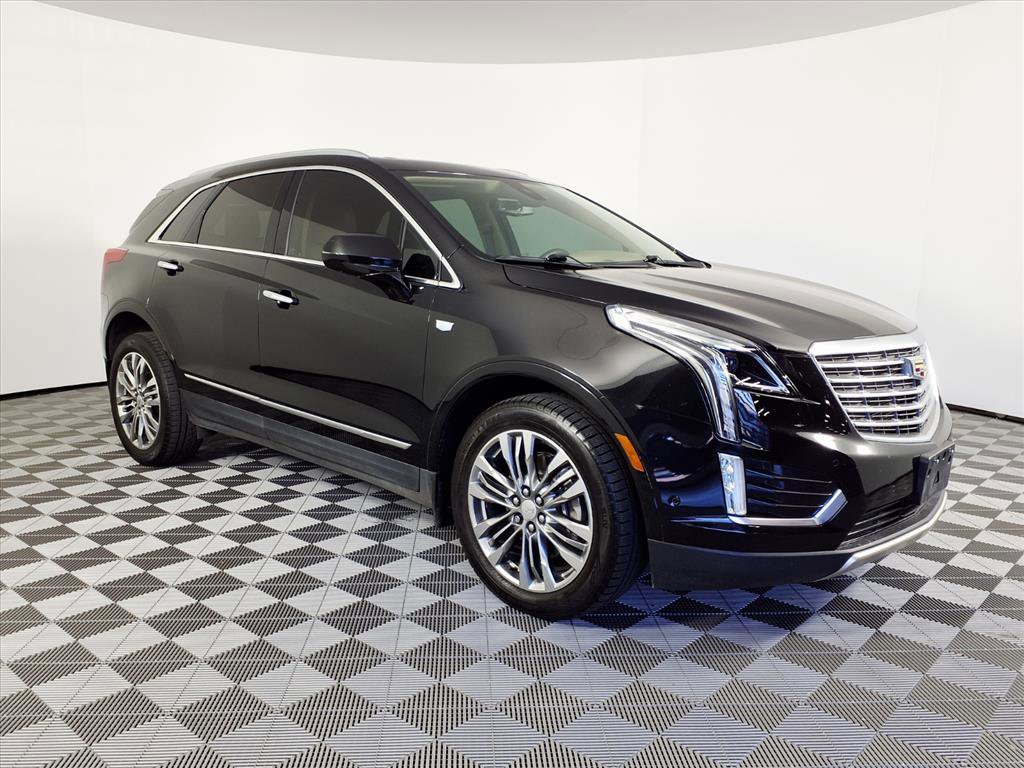 Used 2017 Cadillac XT5 Platinum w/ Driver Assist Package image 3