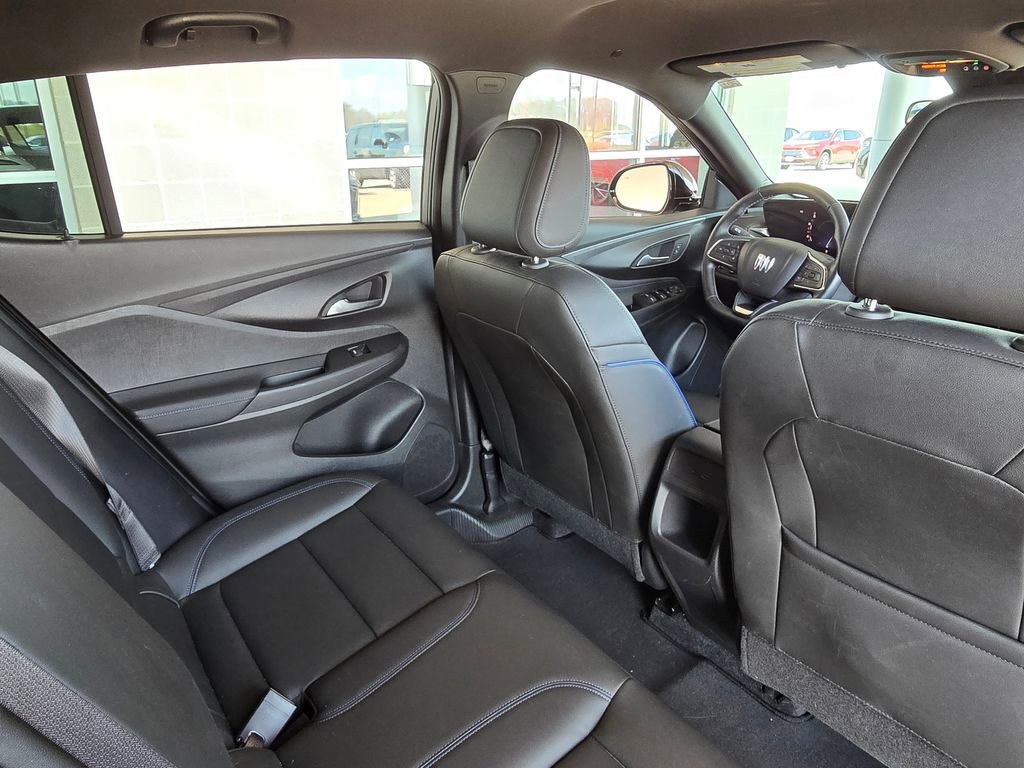 Used 2024 Buick Envista Sport Touring w/ Convenience I Package image 18