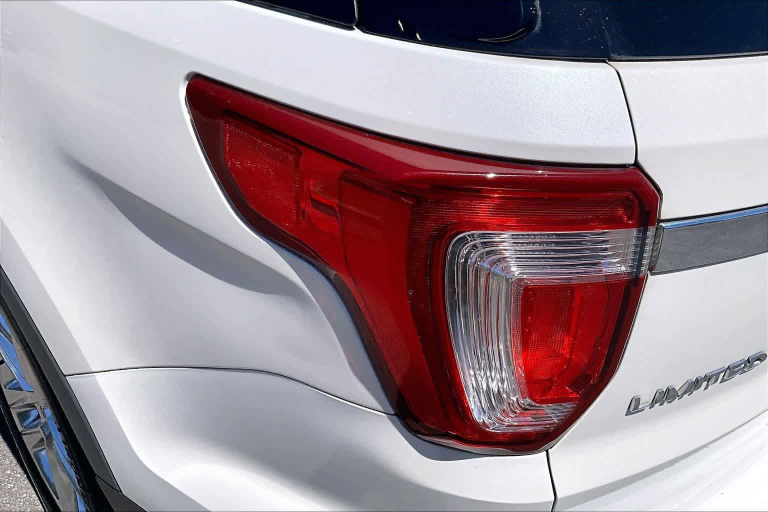 Used 2017 Ford Explorer Limited FWD image 27