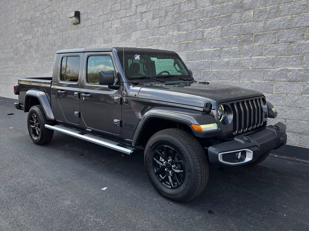 Used 2023 Jeep Gladiator Sport AWD/4WD image 7