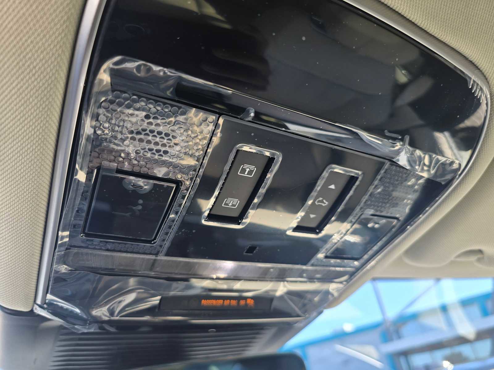 New 2025 Land Rover Range Rover SE image 37