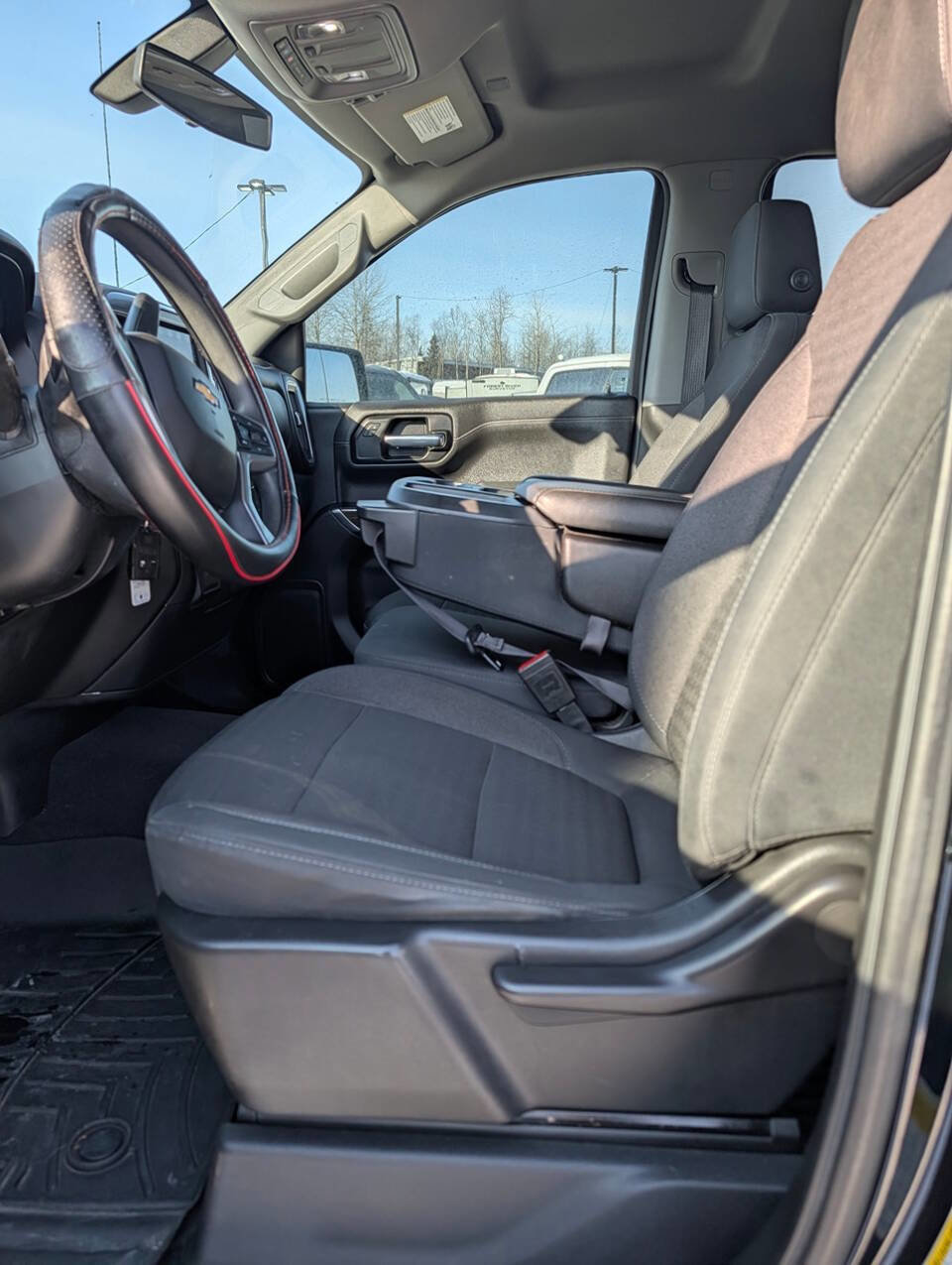 Used 2020 Chevrolet Silverado 1500 LT AWD/4WD image 22