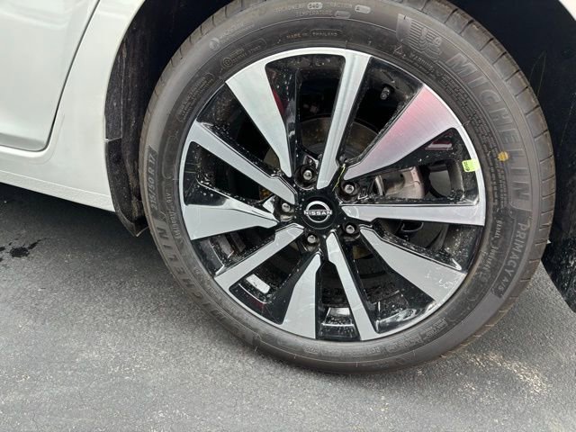 New 2025 Nissan Sentra SV w/ SV Premium Package image 7