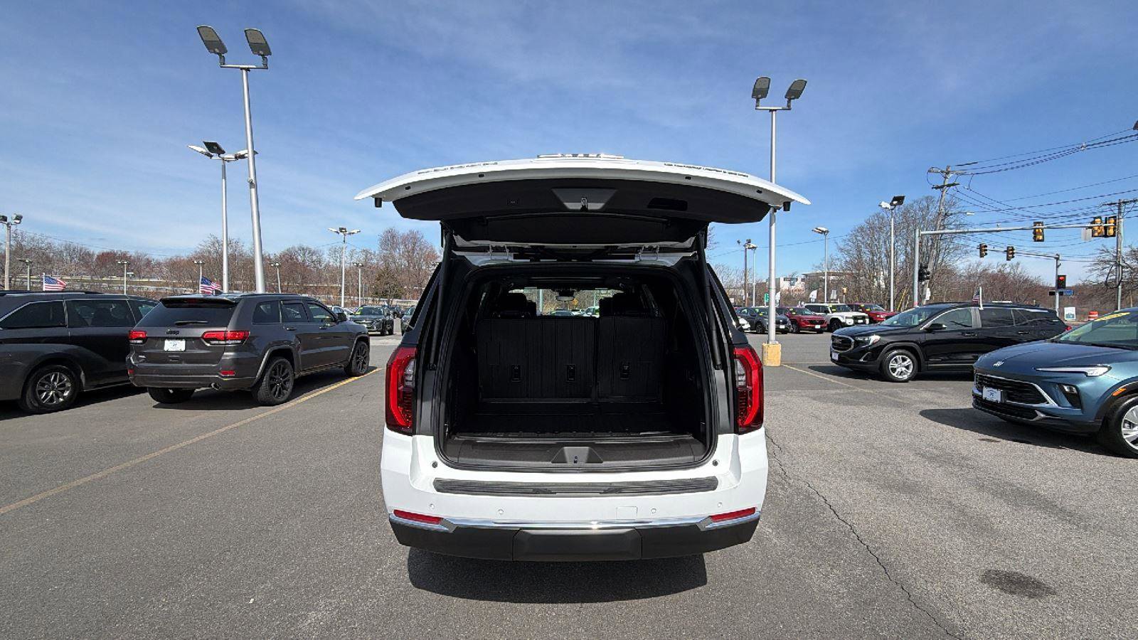 New 2026 GMC Yukon XL Elevation w/ Elevation Premium Package AWD/4WD image 10