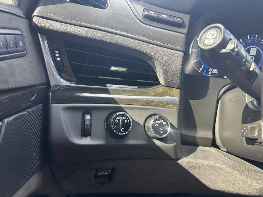 Used 2018 Cadillac Escalade Platinum AWD/4WD image 36