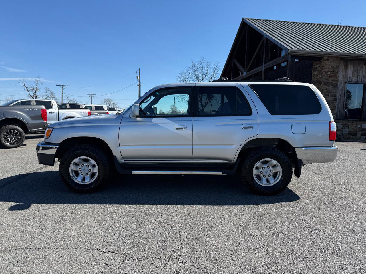 Used 2002 Toyota 4Runner SR5 RWD image 3