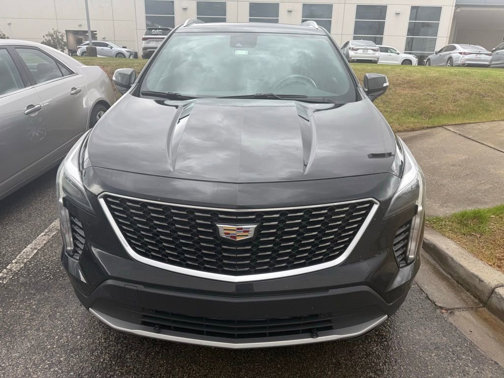 Used 2021 Cadillac XT4 Premium Luxury w/ Cold Weather Package image 2