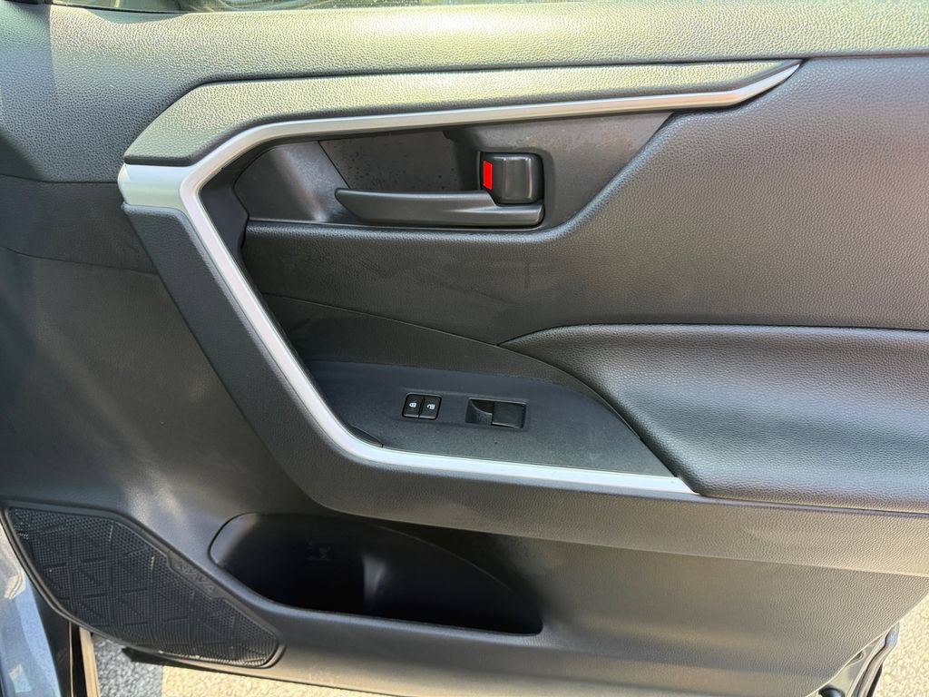 Certified 2025 Toyota RAV4 LE AWD/4WD image 19
