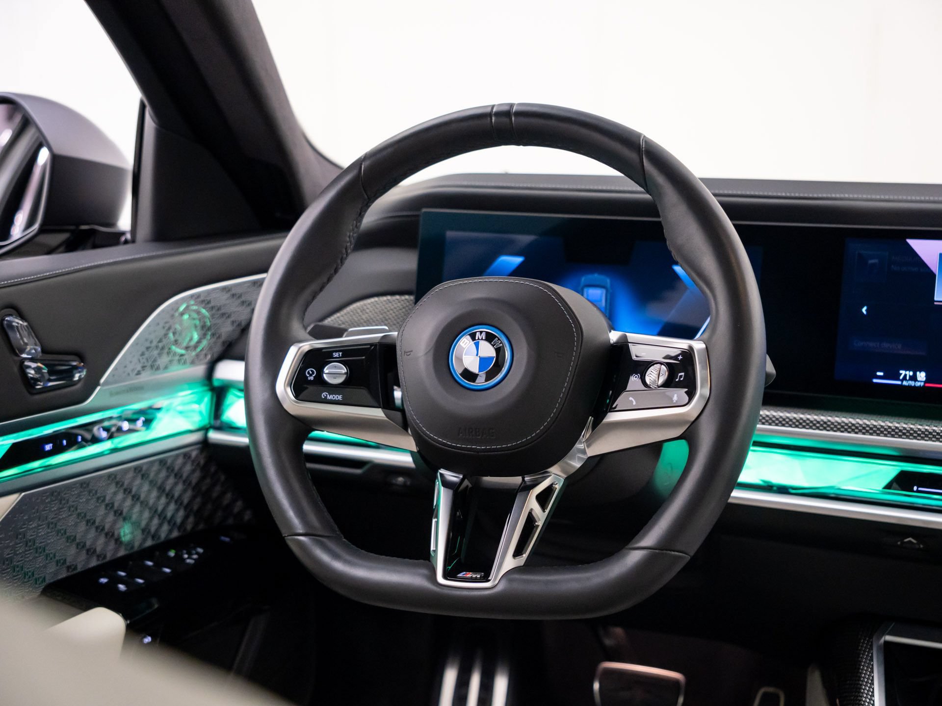 Used 2023 BMW i7 xDrive60 AWD/4WD image 11