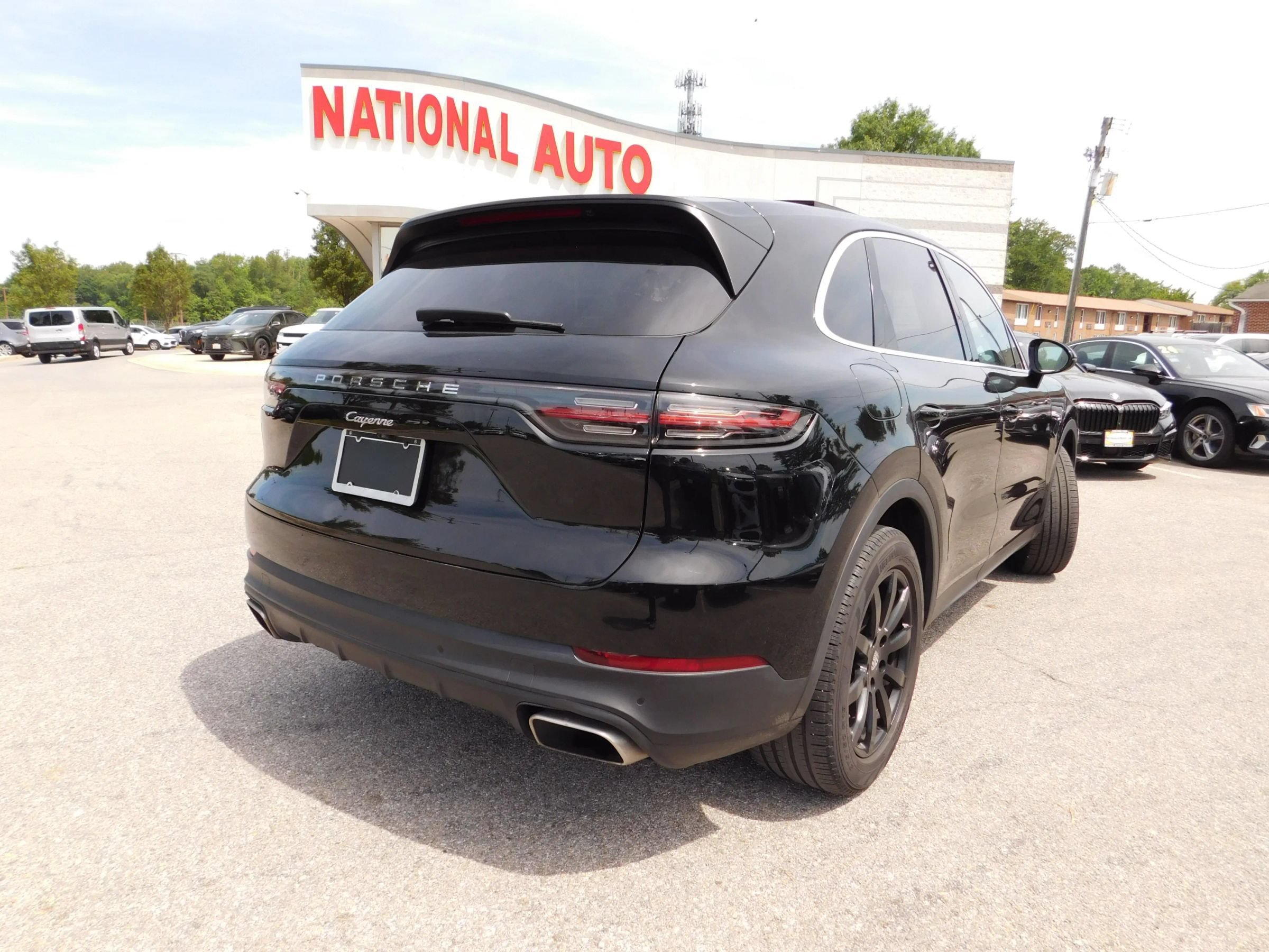 Used 2020 Porsche Cayenne AWD/4WD image 5