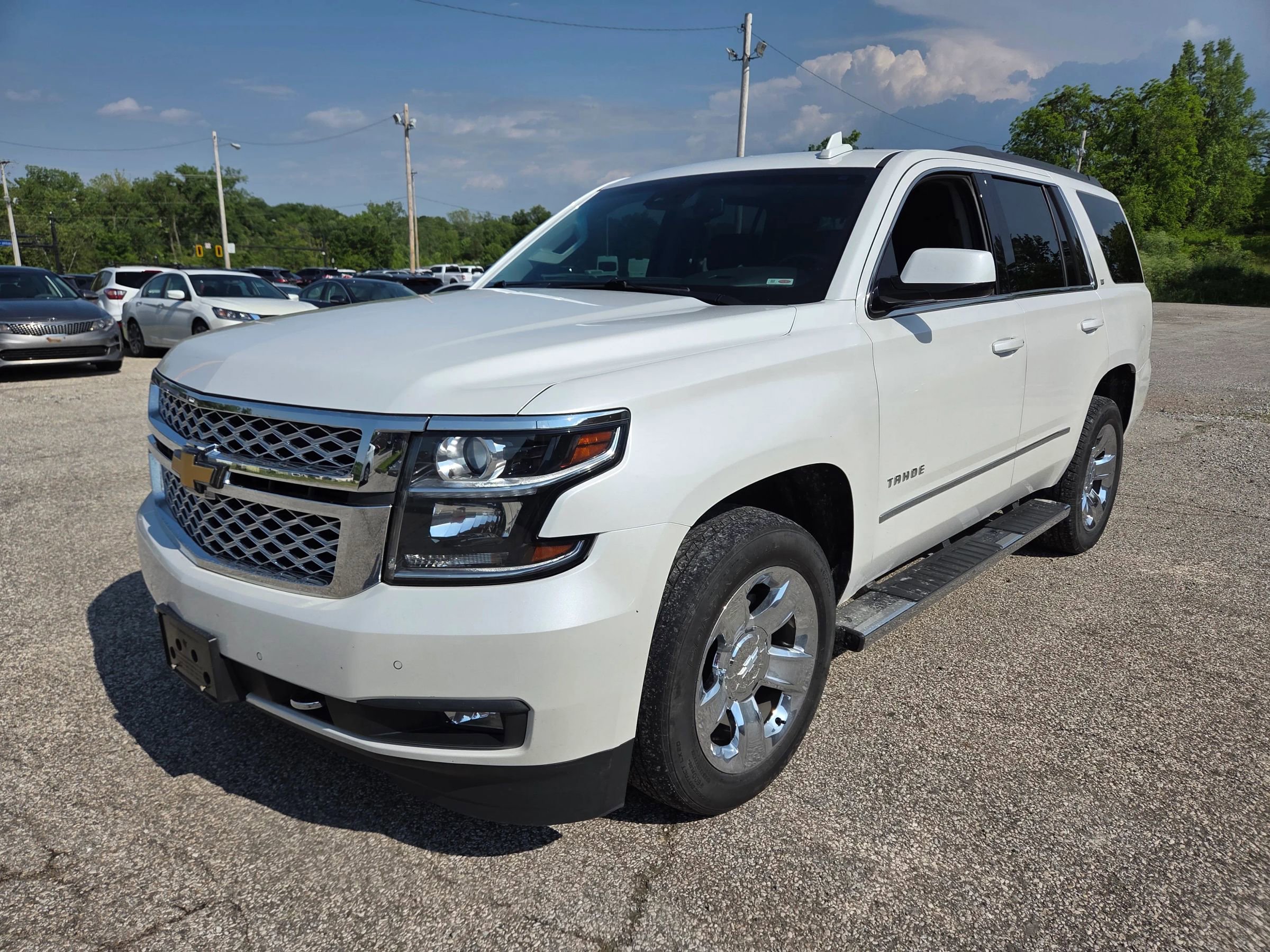 Used 2019 Chevrolet Tahoe LT w/ LT Signature Package AWD/4WD image 2