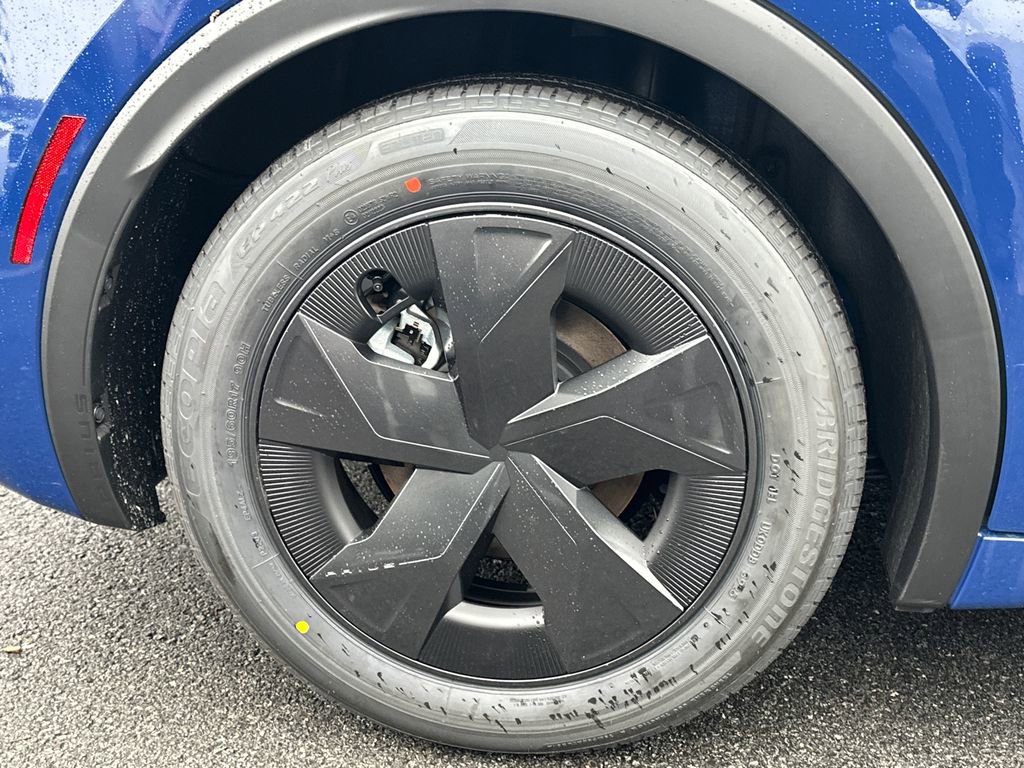 New 2026 Toyota Prius LE image 8