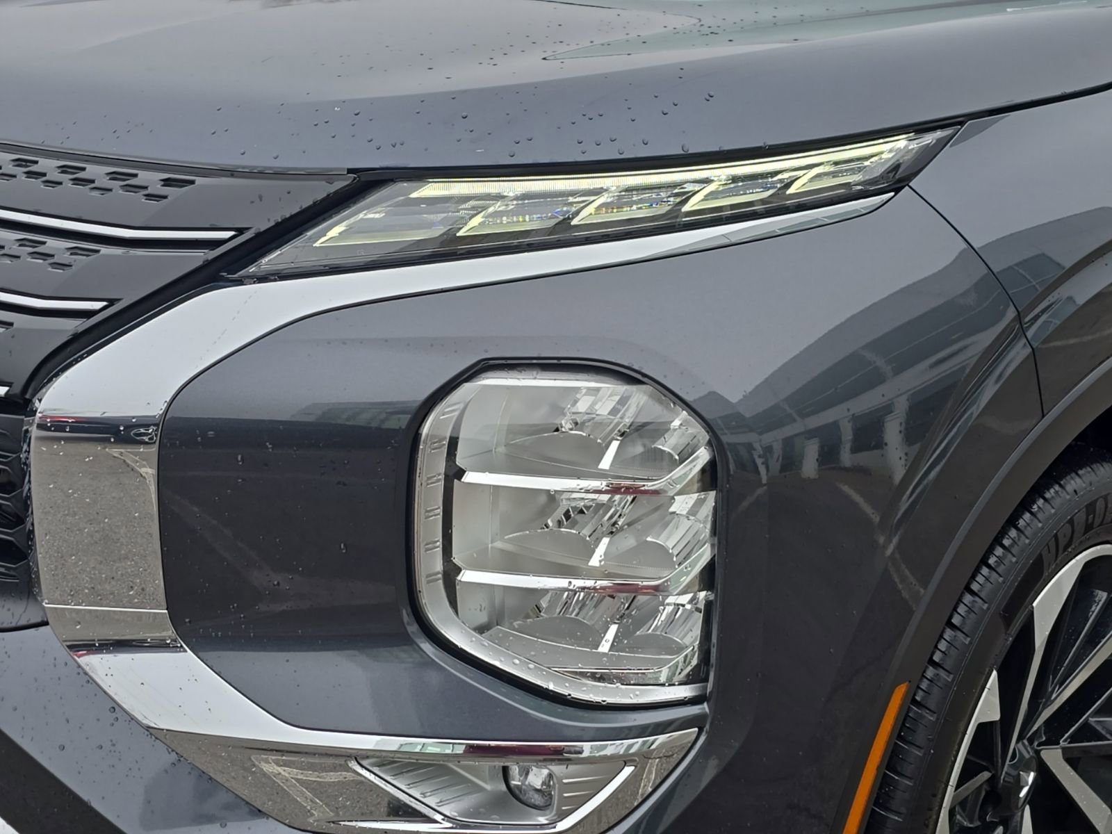 Used 2024 Mitsubishi Outlander SE image 5