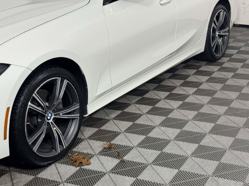 Used 2023 BMW 330i xDrive Sedan w/ Premium Package AWD/4WD image 13