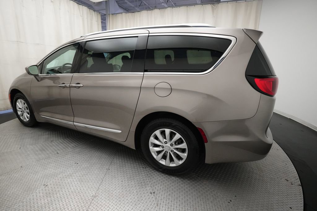 Used 2018 Chrysler Pacifica Touring-L w/ Premium Audio Group image 34